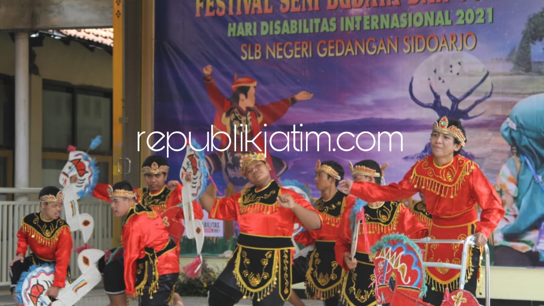 FESTIVAL - Untuk memperingati Hari Disabilitas Internatisonal SLB Negeri Gedangan, Sidoarjo menggelar Festival Seni, Budaya dan Vokasi Istimewa yang digelar selama 2 hari, Rabu (15/12/2021).