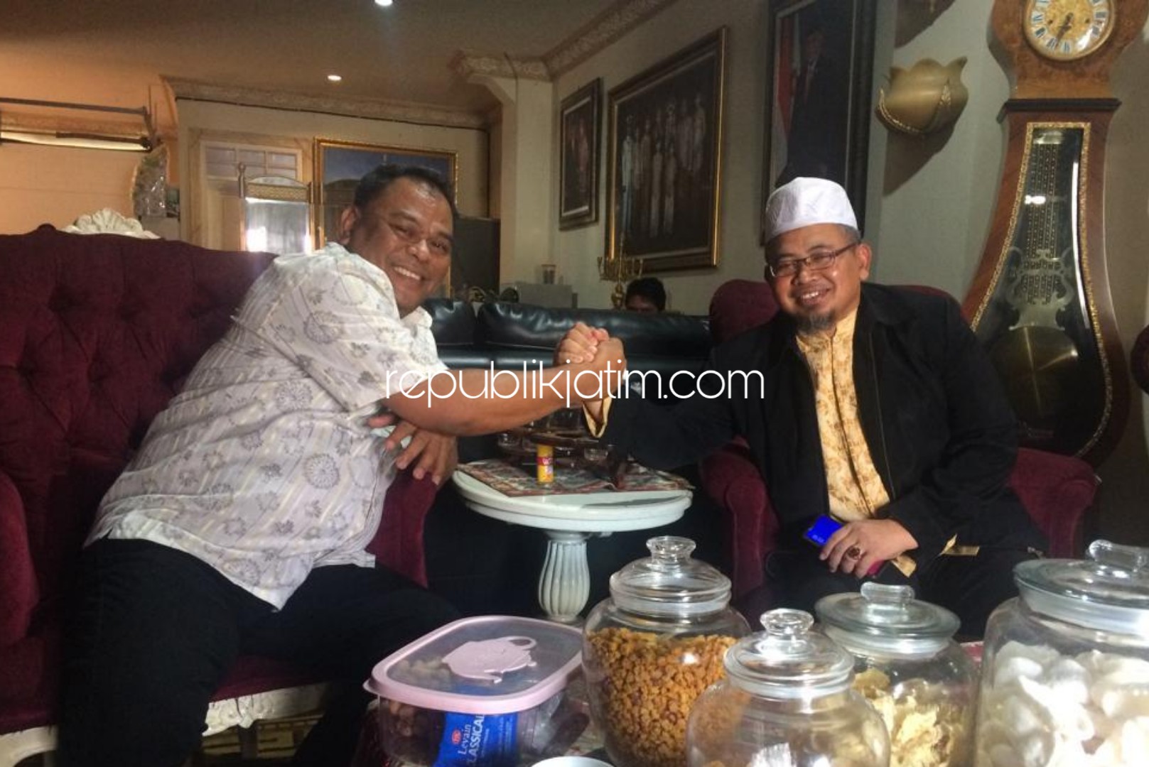 OPTIMIS - Bakal Calon Bupati (Bacabup) Sidoarjo, Agung Sudiyono semakin optimis mendapatkan rekom Partai Gerindra lantaran mendapatkan dukungan anggota DPR RI, Rahmat Muhajirin, Kamis (19/12/2019).