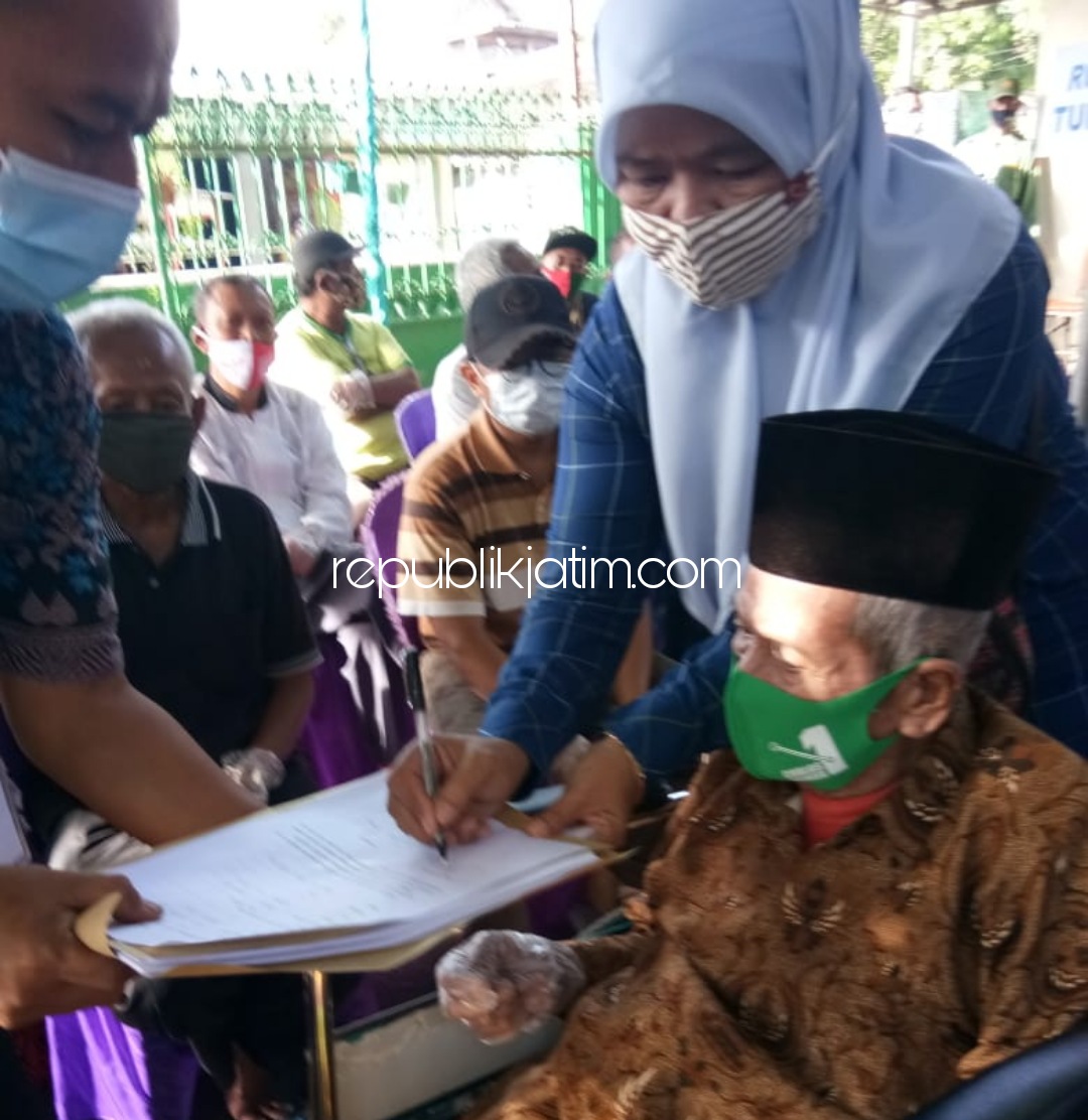 SUKSES - Kesiapan Panitia Pemilihan Kepala Desa Kraton (P2KD) menjadi kunci suksesnya PilKades Kraton, Kecamatan Krian yang menerapkan sistem e voting, Minggu (20/12/2020).