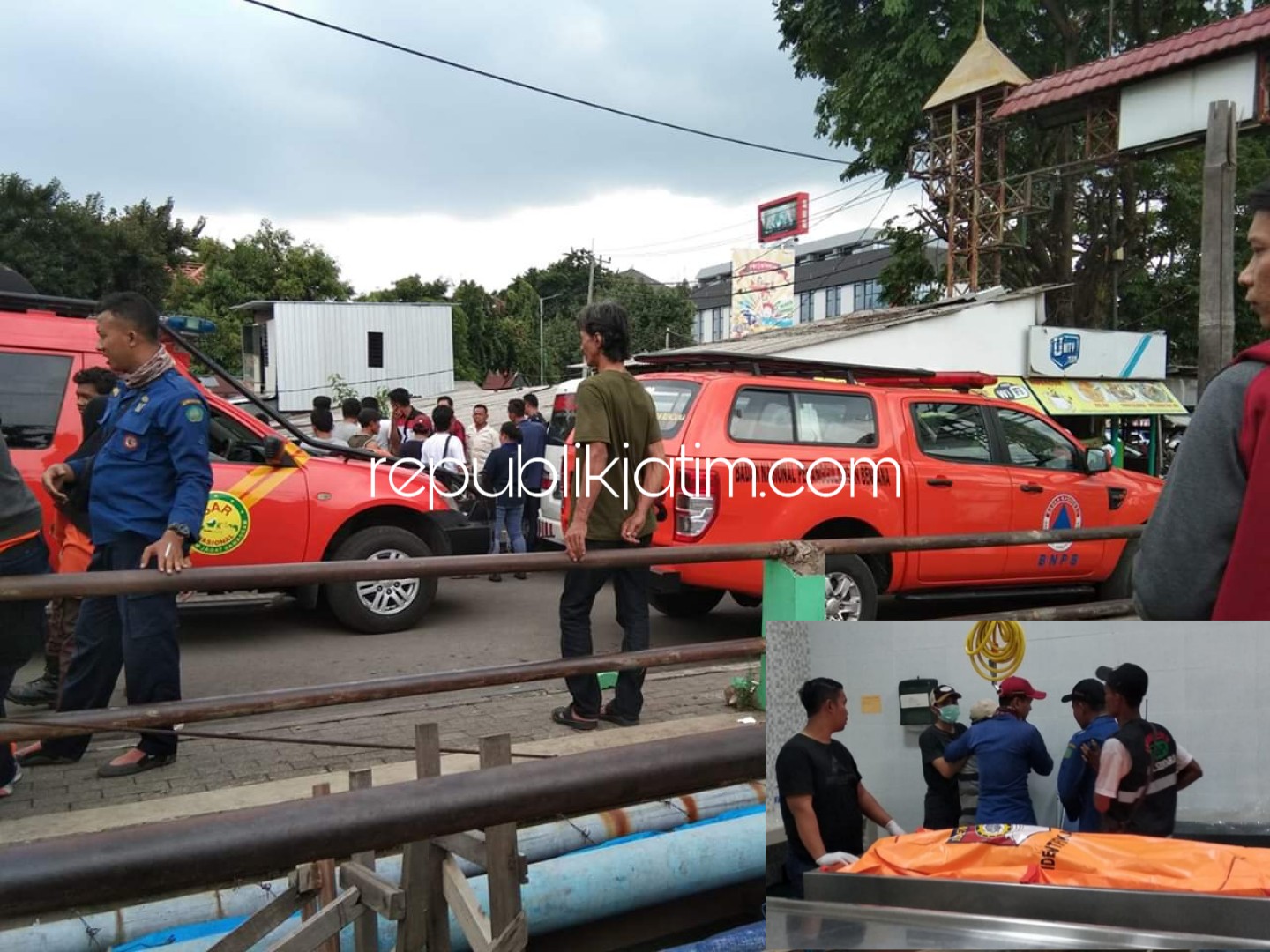 PENCARIAN - Jenazah Azas Azikah (15) pelajar SMP yang tenggelam di Sungai Buntung Desa Bungurasih ditemukan mengapung di Sungai Desa Wedoro, Kecamatan Waru, Sidoarjo, Minggu (23/12/2018).