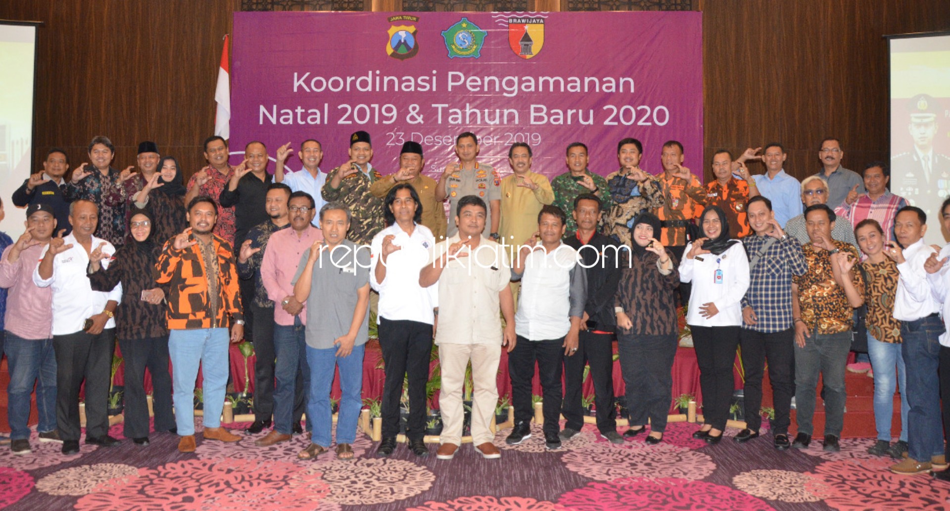 RAKOR - Rapat Koordinasi (Rakor) pengamanan Nataru Polresta Sidoarjo menerjunkan 899 personil gabungan di Hall Fave Hotel Sidoarjo, Senin (23/12/2019).