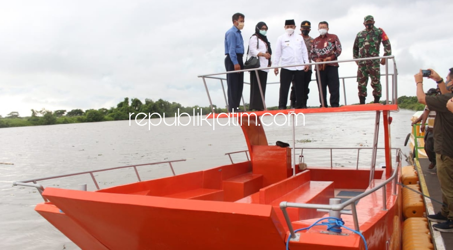 RESMIKAN - Pj Bupati Sidoarjo, Hudiyono meresmikan sejumlah sarana dan prasarana pariwisata dan olahraga di Sidoarjo, Rabu (30/12/2020). 