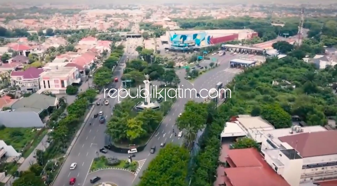 REVITALISASI - Pemkab Sidoarjo memulai program revitalisasi taman kota dan Tuang Terbuka Hijau (RTH) di berbagai wilayah Kota Delta termasuk Taman Jayandaru dan Tugu Pancasila, Senin (14/02/2022).