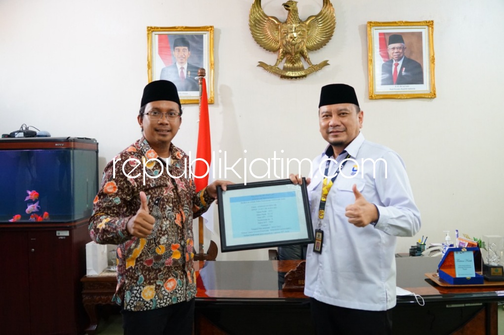 SPT TAHUNAN - Bupati Sidoarjo Ahmad Muhdlor Ali ditemui Plt Kepala Kanwil DJP Jawa Timur II Dudung Rudi Hendratna beserta jajaran di Kantor Bupati JL Ahmad Yani No 1 Sidoarjo usai menyampaikan SPT Tahunan online melalui e-Filing, Jumat (18/03/2022).