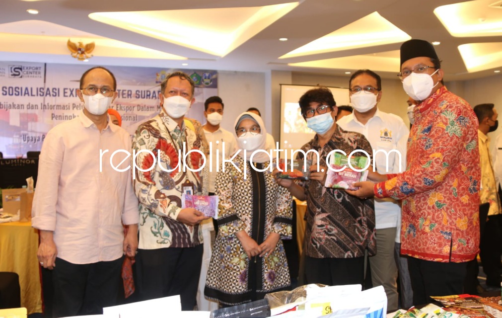 UMKM - Bupati Sidoarjo, Ahmad Muhdlor Ali memulihkan perekonomian dengan terus menggenjot perkembangan UMKM di Sidoarjo lewat program Kurda Sayang yang sudah terserap Rp 6,8 miliar pada triwulan pertama.