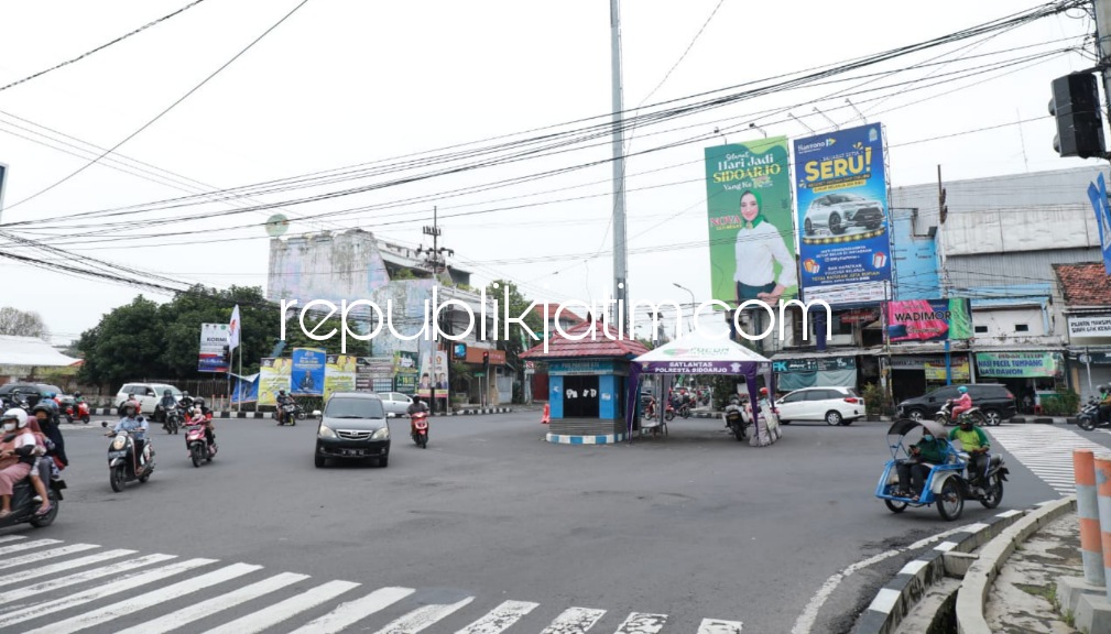 PEREMPATAN - Kondisi Perempatan Babalayar yang desain tugunya disayembarakan dengan hadiah Rp 30 juta, Senin (04/04/2022).
