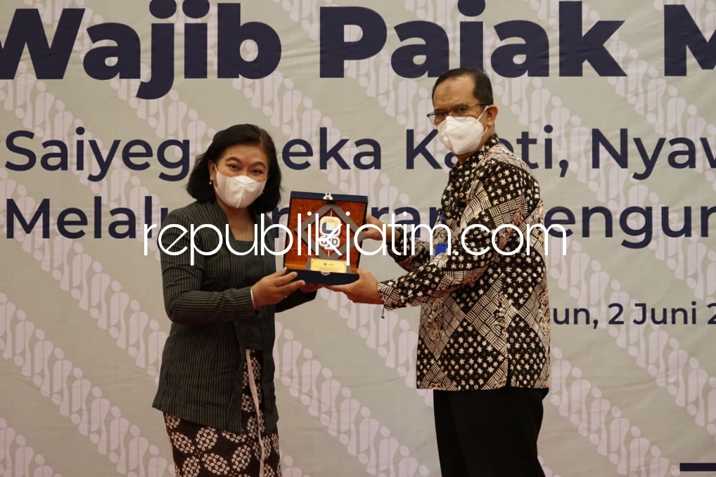 PPS - Kepala Kanwil DJP Jawa Timur II, Agustin Vita Avantin saat sosialisasi PPS mengundang 120 wajib pajak dari wilayah Mataraman, meliputi Madiun, Magetan, Ngawi, Ponorogo, dan Pacitan di Ballroom Sun Hotel Madiun, Kamis (02/06/2022).