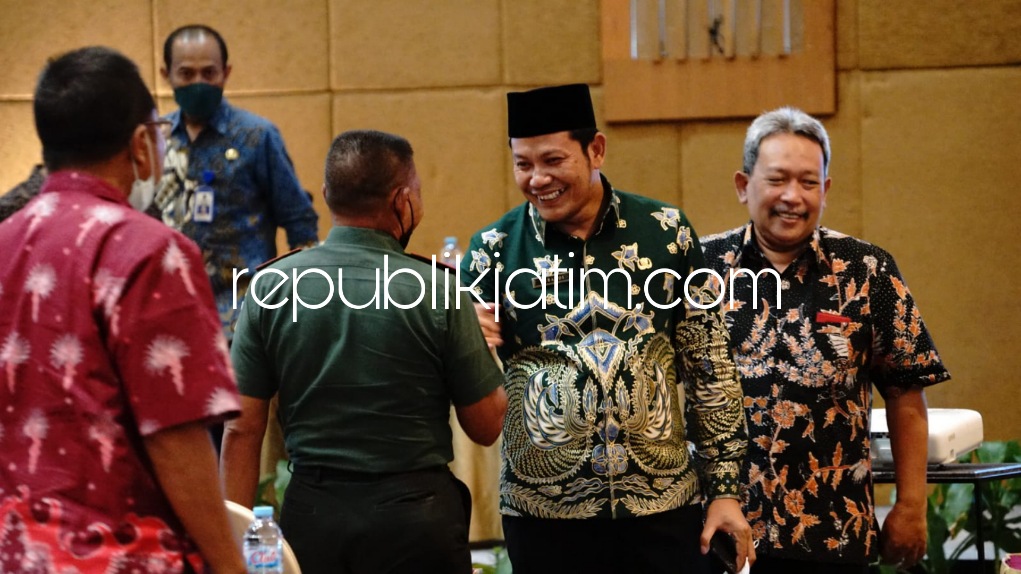 BUKA - Wabup Sidoarjo, Subandi membuka acara Diseminasi Informasi tentang Penanganan Pengungsi Dari Luar Negeri di Ballroom Hotel Mercure Grand Mirama, Surabaya, Kamis (23/06/2022).