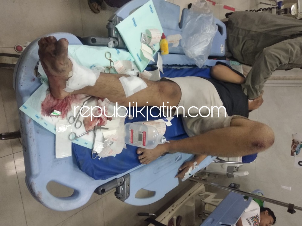 DIRAWAT - Sebanyak 4 korban kasus tabrakan motor Honda Beat menabrak Honda Vario di JL Raya Sepanjang, Kecamatan Taman, Sidoarjo dirawat di rumah sakit karena luka yang dideritanya, Selasa (28/06/2022) dini hari.