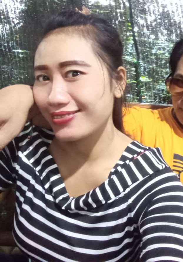 MASA HIDUP - Foto semasa hidup Suwarsih bersama pria yang diduga sebagai suami sirinya, ZN.