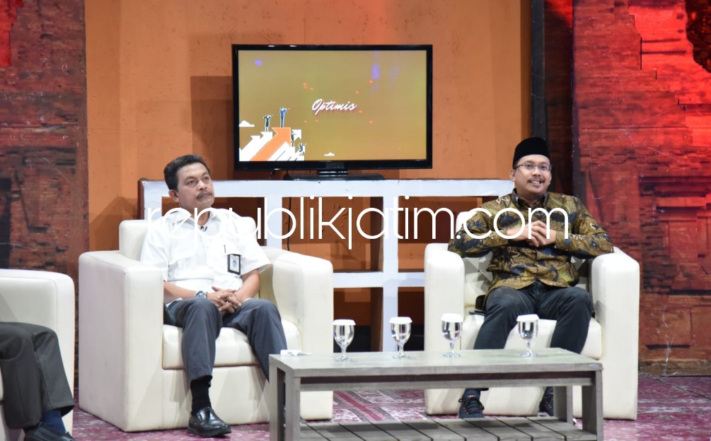 PAPARAN - Bupati Sidoarjo Ahmad Muhdlor Ali memaparkan soal meminimalisir kemacetan di tiga titik di Sidoarjo yang ditargetkan teratasi Tahun 2024 mendatang saat dialog di salah satu televisi swasta, Senin (25/07/2022) malam.