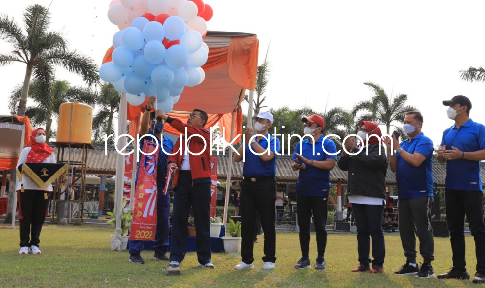 PERINGATAN - Kakanwil Kemenkumham Jatim Zaeroji berharap rangkaian kegiatan menyemarakkan Hari Ulang Tahun (HUT) Kemenkumham atau Hari Dharma Karya Dhika (HDKD) Ke 77 di Jawa Timur dibuka di Lapangan Lapas Porong, Sabtu (06/08/2022).