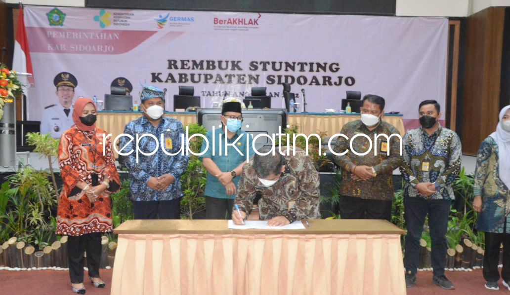 STUNTING - Dinas Kesehatan (Dinkes) Pemkab Sidoarjo menggelar Rembuk Stunting untuk mengurangi angka stunting di 29 desa hang tersebar di 10 kecamatan di Sidoarjo di Hotel Aria Gajahyana, Malang, Selasa (09/08/2022).