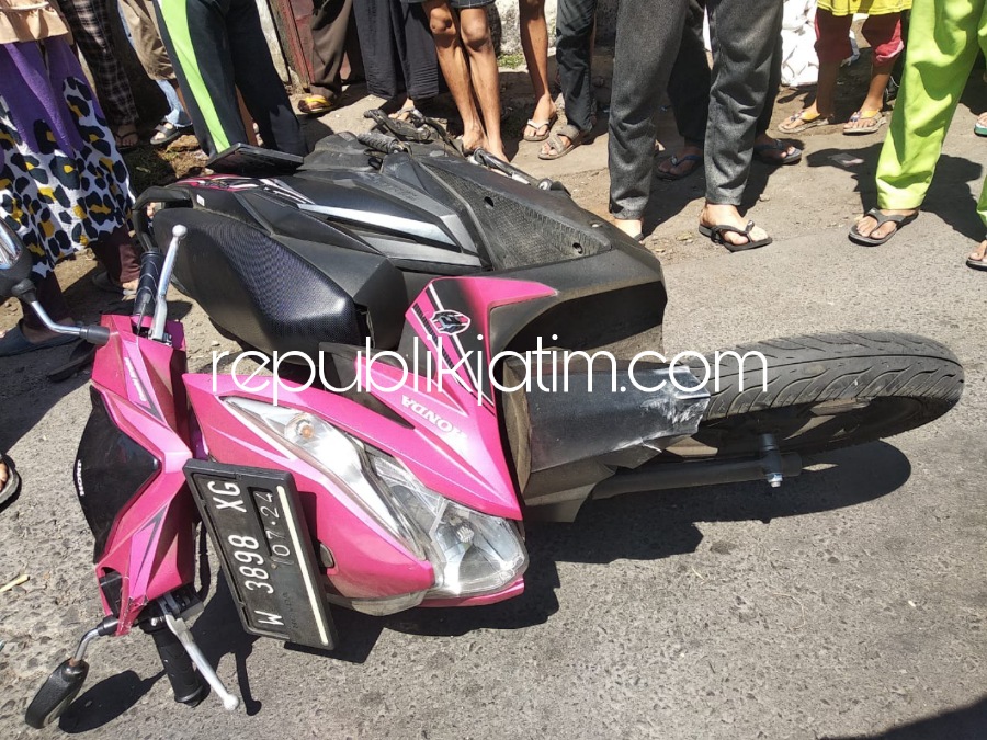 TEWAS - Seorang pengendara motor Honda Beat meninggal di lokasi kejadian di JL Raya Sepanjang, Kecamatan Taman, Sidoarjo, Jumat (19/08/2022).