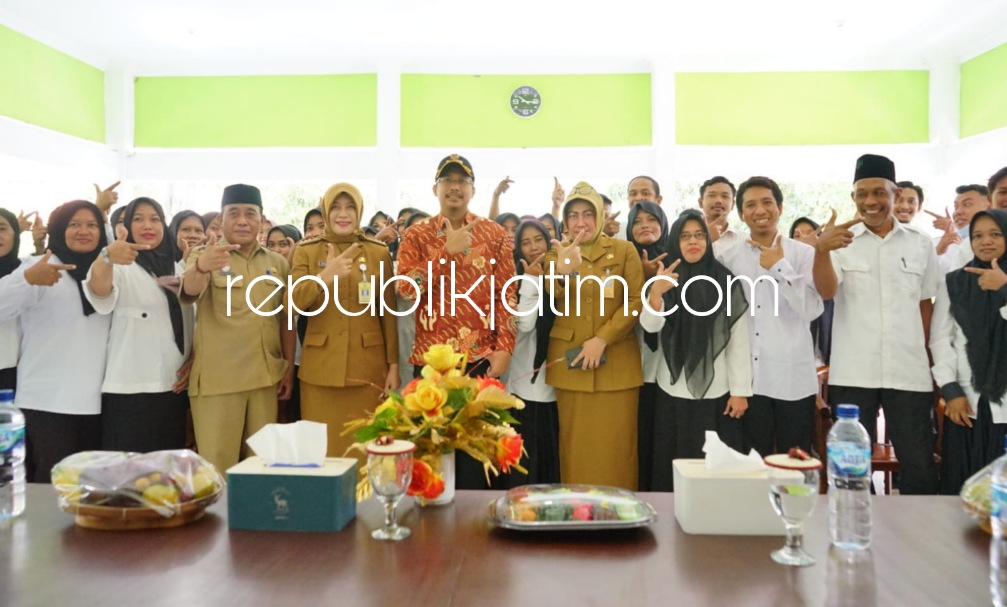 PELATIHAN - Bupati Sidoarjo, Ahmad Muhdlor Ali (Gus Muhdlor) membuka pelatihan Pastry dan Spa Reflexologi di Kantor Kecamatan Krembung dan Kecamatan Tulangan, Senin (29/08/2022).