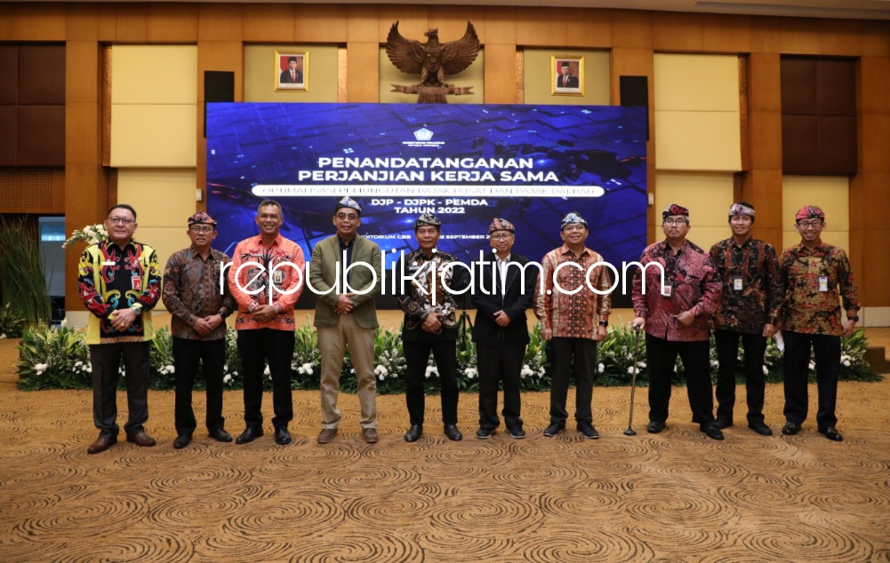 SOSIALISASI - Jenderal Pajak (DJP) mengoptimalkan pemungutan pajak pusat dan daerah tahap IV melalui penandatanganan Perjanjian Kerja Sama (PKS) tripartit dengan Direktorat Jenderal Perimbangan Keuangan (DJPK) dan 86 Pemda, Kamis (15/09/2022).