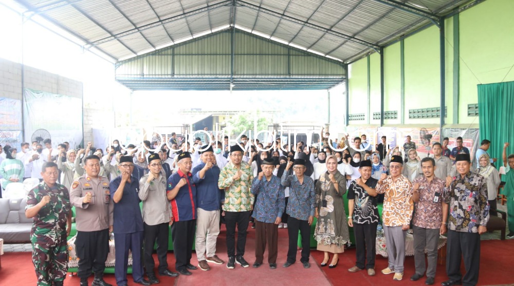 JOB MACHING - Bupati Sidoarjo Ahmad Muhdlor Ali membuka acara Job Maching yang digelar di SMK 2 Krian serta di SMK Persatuan 1 dan 2 Tulangan, Sidoarjo, Selasa (11/10/2022).