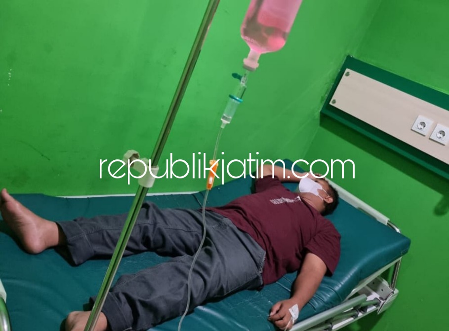 DIRAWAT - Kondisi korban penganiayaan dan pengeroyokan AN (41) saat dirawat di salah satu rumah sakit di Sidoarjo, Rabu (09/11/2022).