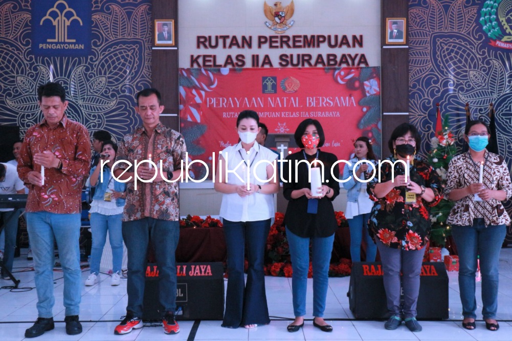 PERAYAAN - Perayaan Natal Tahun 2022 di Rutan Perempuan Surabaya di Desa Kebonagung, Kecamatan Porong, Sidoarjo mengusung tema suka cita, Sabtu (10/12/2022). 