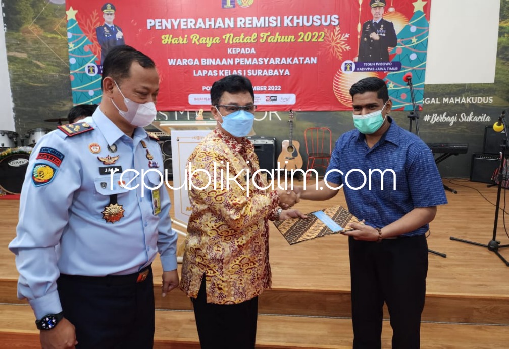 REMISI - Sebanyak 361 narapidana di rutan dan lapas se Jatim mendapatkan remisi khusus Natal Tahun 2022 seperti para napi di Lapas Kelas I Surabaya di Desa Kebonagung, Kecamatan Porong, Sidoarjo, Minggu (25/12/2022).