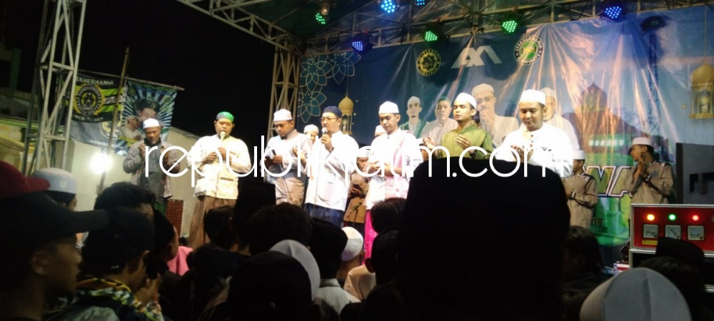 SHALAWAT - Desa Watesari, kecamatan Balongbendo bersama Habib Hasan Alayidrus dan Habib Abdurrohman Asegaf bakal menggelar salawat pergantian malam tahun baru 2023.