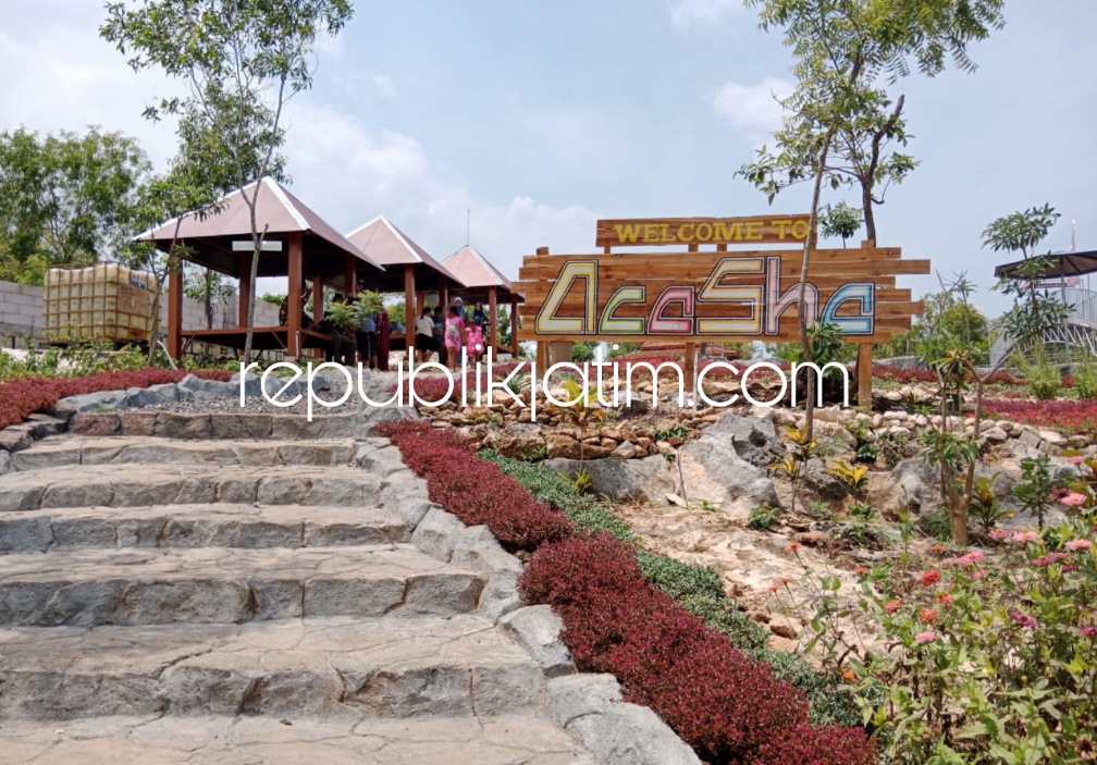 SPOT BARU - Wisata Acasha Gunung Kendil Fun Park di Desa Sendang, Kecamatan Paciran, Lamongan menjadi destinasi wisata dengan spot baru, Minggu (15/01/2023).