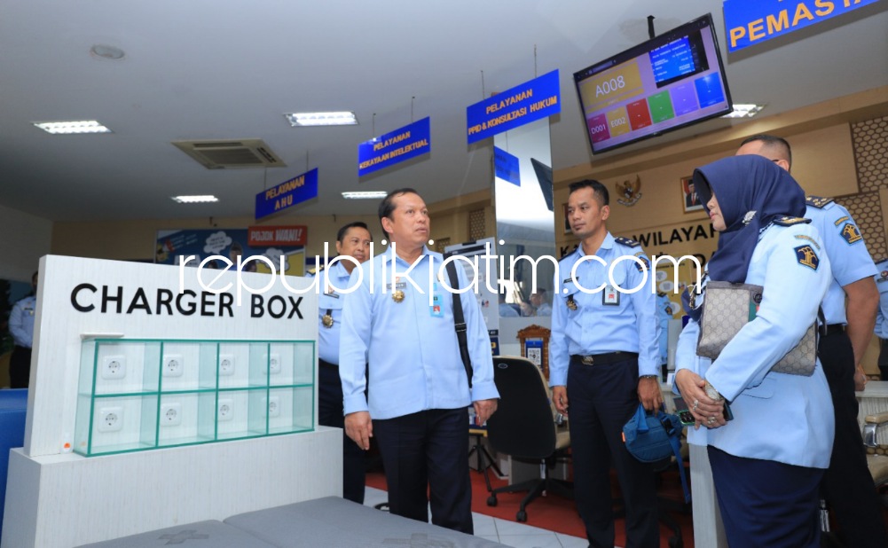 STUDI - Kanwil Kemenkumham Bangka Belitung melakukan studi tiru (benchlearning) terkait pembangunan Zona Integritas ke Kanwil Kemenkumham Jatim yang dipimpin Imam Jauhari, Senin (16/01/2023).