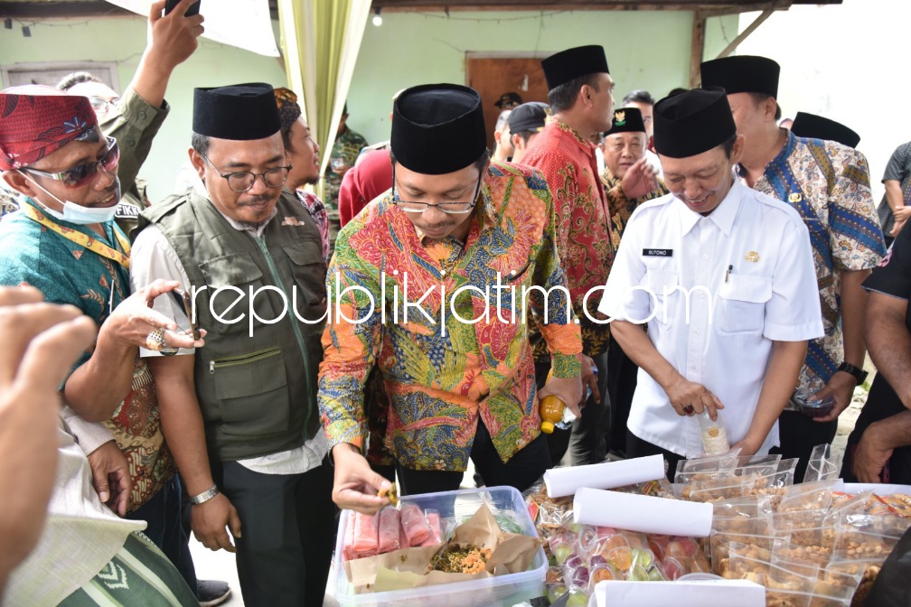 LOKAL WISDOM - Bupati Sidoarjo, Ahmad Muhdlor Ali meminta generasi muda untuk menjaga kearifan lokal (lokal wisdom) di setiap desa seperti ruwah Desa Singkalan, Kecamatan Balongbendo, Sidoarjo, Jumat (24/02/2023).