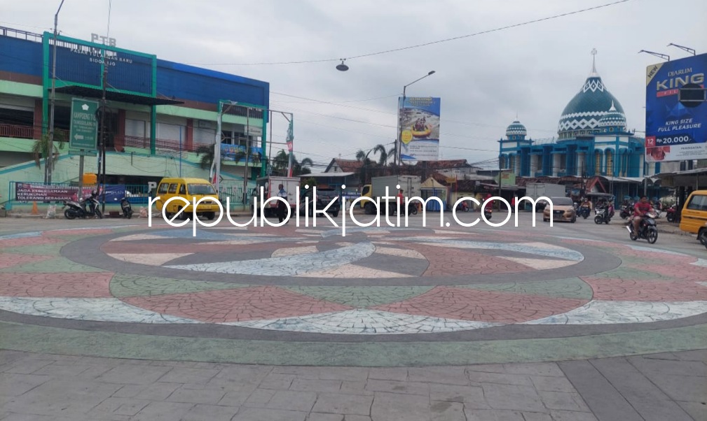 BETON - Salah satu ruas jalan beton pertigaan Tulangan - Bulang yang baru diselesaikan akhir Desember 2022 kemarin, Selasa (28/02/2023).