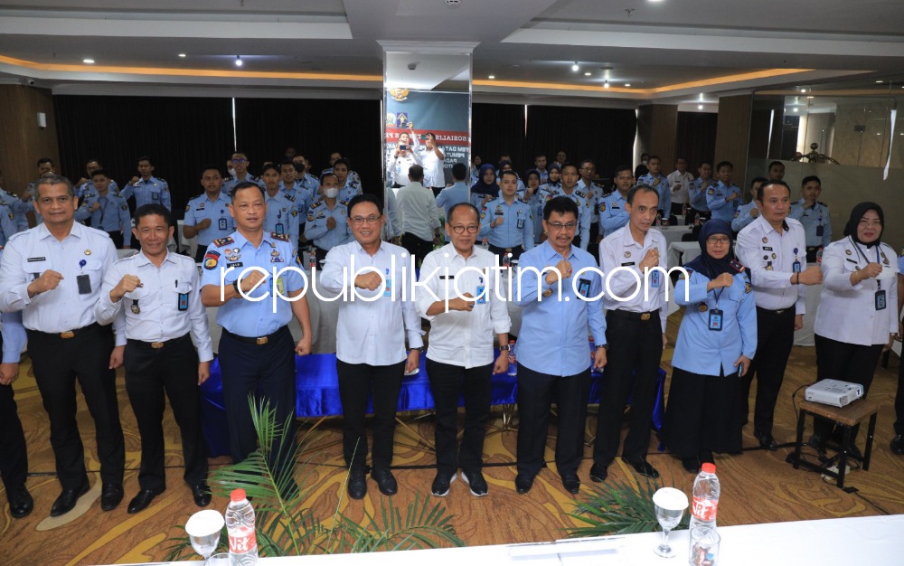 PEMUTAKHIRAN - Kanwil Kemenkumham Jatim bekerja sama dengan Ditjen Pemasyarakatan menggelar Sosialisasi Teknis Pemasyarakatan dan Pemutakhiran data WBP di Hotel Goldvitel Surabaya, Rabu (01/03/2023).