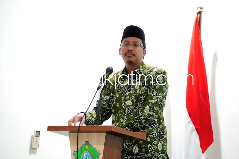 INVESTASI - Bupati Sidoarjo, Ahmad Muhdlor memaparkan soal kenaikan nilai investasi yang mencapai Rp 14 triliun saat Bimtek Penguatan Perusahaan Alih Daya di Era Industrialisasi dan Digitalisasi di Ruang Rapat, Disnaker Sidoarjo, Rabu (08/03/2021).