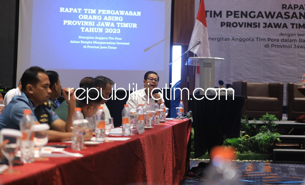 RAKOR - Kakanwil Kemenkumham Jatim, Imam Jauhari saat membuka rapat koordinasi tim PORA Tingkat Provinsi Jawa Timur, Rabu (15/03/2023).