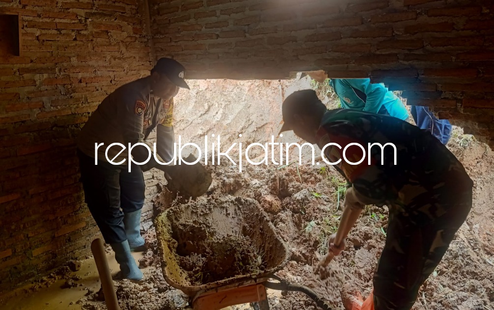 JEBOL - Rumah Bejo Dusun Bangunsari, Desa Wagirkidul, Kecamatan Pulung, Kabupaten Ponorogo ambrol diterjang longsor, Jumat (24/03/2023) kemarin.