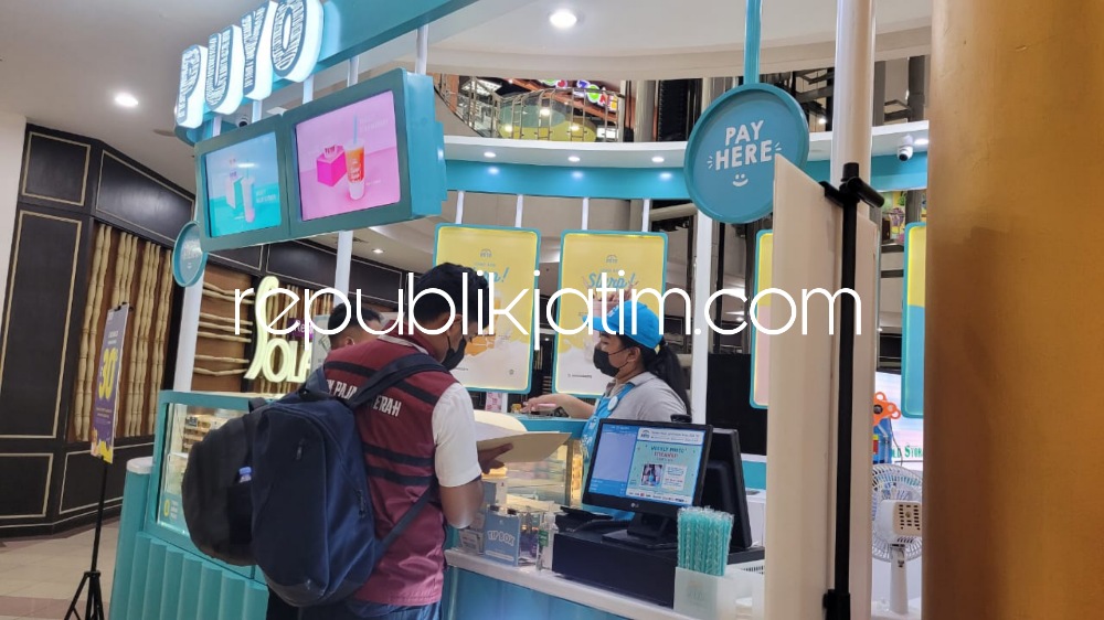 VIRTUAL - Badan Pelayanan Pajak Daerah (BPPD) Kabupaten Sidoarjo menyampaikan Surat Pemberitahuan Pajak Terutang Pajak Bumi dan Bangunan Perdesaan dan Perkotaan (SPPT PBB-P2) melalui kanal virtual berbasis Whatsapp (WA) dan email, Kamis (13/04/2023).
