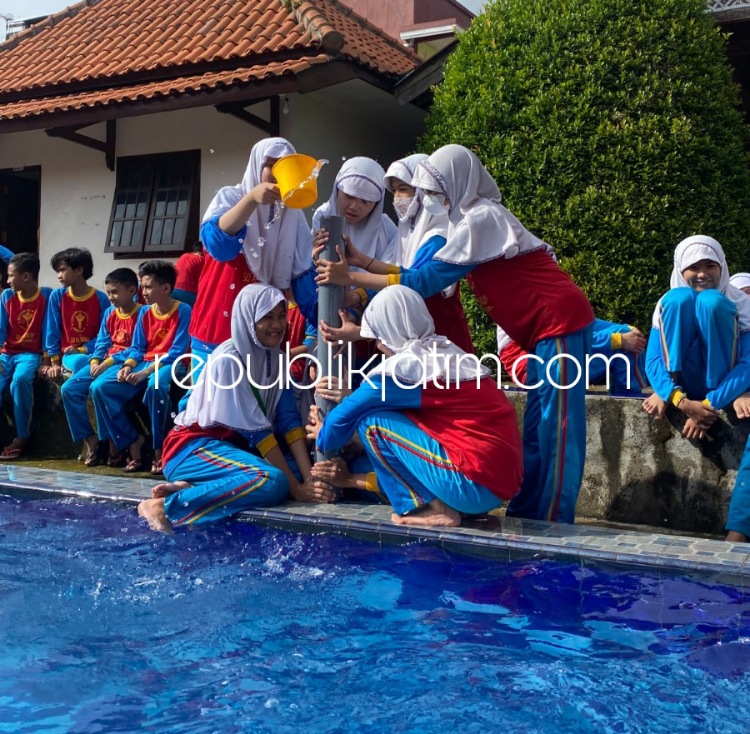 LDKP - Lebih dari 100 siswa dan siswi kelas V SD Al Muslim mengikuti Latihan Dasar Kepemimpinan (LDKP) di Villa CMA yang berada di Pacet, Kabupaten Mojokerto, Selasa (09/05/2023).