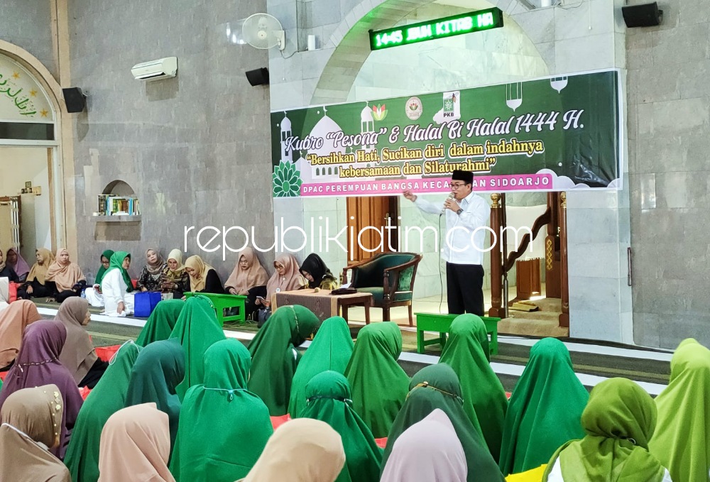SAMBUTAN - Ketua DPRD Sidoarjo, H Usman M Kes saat memberi sambutan dalam acara Kubro Pesona dan Halal Bi Halal 1444 Hijriyah bersama DPAC Perempuan Bangsa Kecamatan Sidoarjo, Sabtu (13/05/2023) kemarin.