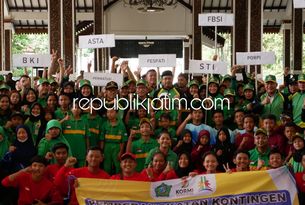 BERANGKATKAN - Bupati Sidoarjo, Ahmad Muhdlor Ali memberangkatkan 294 atlet KORMI berlaga di Festival Olahraga Rekreasi Daerah (Forda) 1 Jatim di Malang sejak tanggal 27 hingga 30 Mei 2023 mendatang di Pendopo Delta Wibawa, Rabu (24/05/2023).