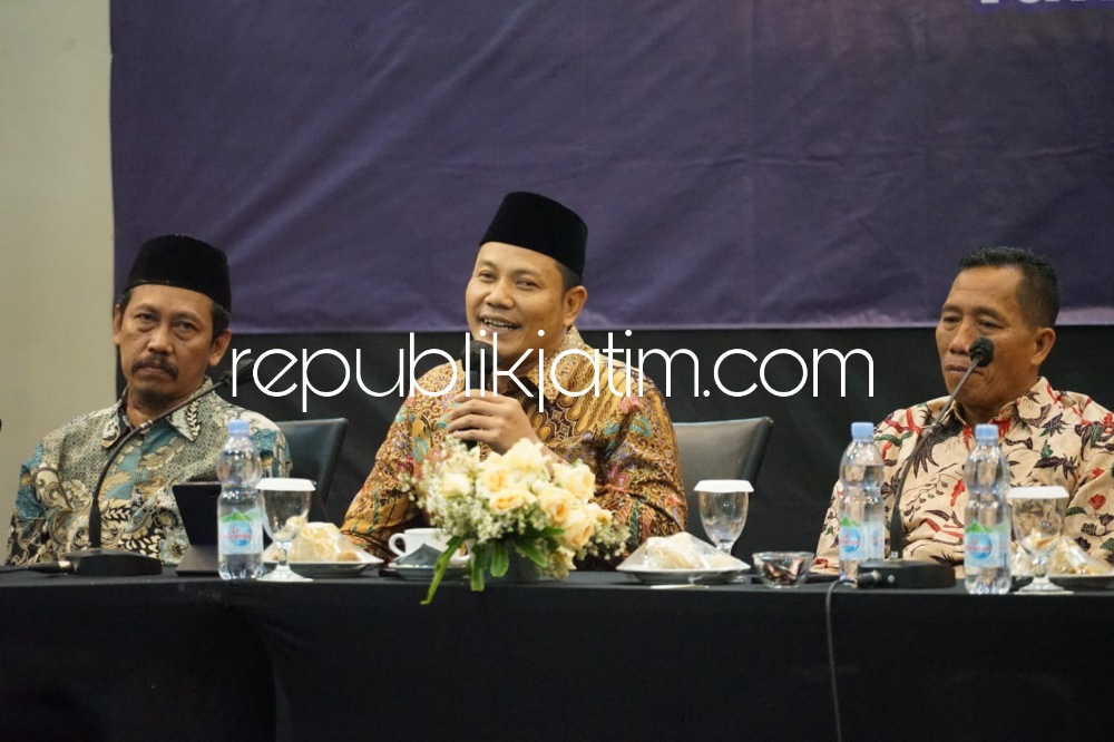 KELEMBAGAAN - Wakil Bupati (Wabup) Sidoarjo, Subandi menghadiri acara peningkatan kapasitas kelembagaan Desa Suko, Kecamatan Sidoarjo Tahun 2023 di Hotel Kartika Wijaya, Batu, Sabtu (10/06/2023) malam.