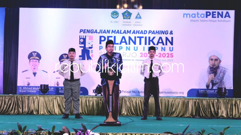 PELANTIKAN - Bupati Sidoarjo Ahmad Muhdlor Ali menyaksikan pelantikan Pengurus Cabang (PC) Ikatan Pelajar Nahdlatul Ulama (IPNU) dan Ikatan Pelajar Putri Nahdlatul Ulama (IPPNU) Sidoarjo periode 2023 - 2025 di Pendopo Delta Wibawa, Sabtu (24/06/2023).