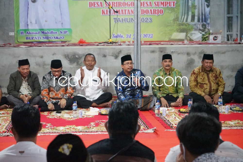 DIALOG - Bupati Sidoarjo berdialog bersama RT dan RW perwakilan dari empat desa di Kecamatan Sidoarjo di Balai RW 08 Kelurahan Urangagung, Kecamatan Sidoarjo, Sabtu (24/06/2023) malam. 