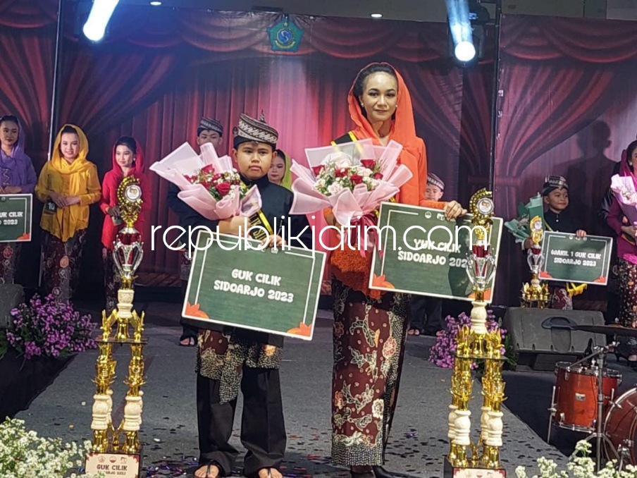 GUK DAN YUK - Hasil penjurian Grand Final Guk dan Yuk Cilik Sidoarjo Terpilih Tahun 2023 diraih Briliant Hafiz Efendi dan Aurora Febrina Maiseka disematkan Yuk Yasinta runner up 2 Putri Indonesia dan berkompetisi di Polandia, Sabtu (01/07/2023) malam.