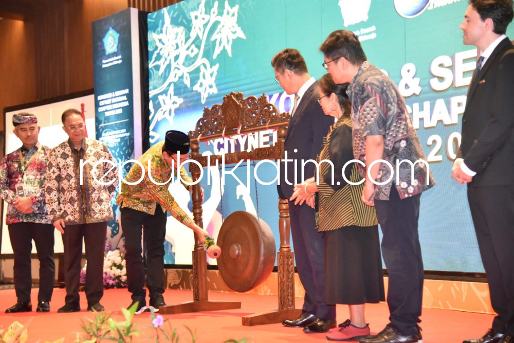 BUKA - Bupati Sidoarjo, Ahmad Muhdlor Ali yang juga menjabat Presiden Citynet Indonesia membuka Kongres dan Seminar Citynet National Chapter Indonesia (NCI) Tahun 2023 di Ballroom Hotel Aston Kahuripan, Sidoarjo, Senin (21/08/2023). 