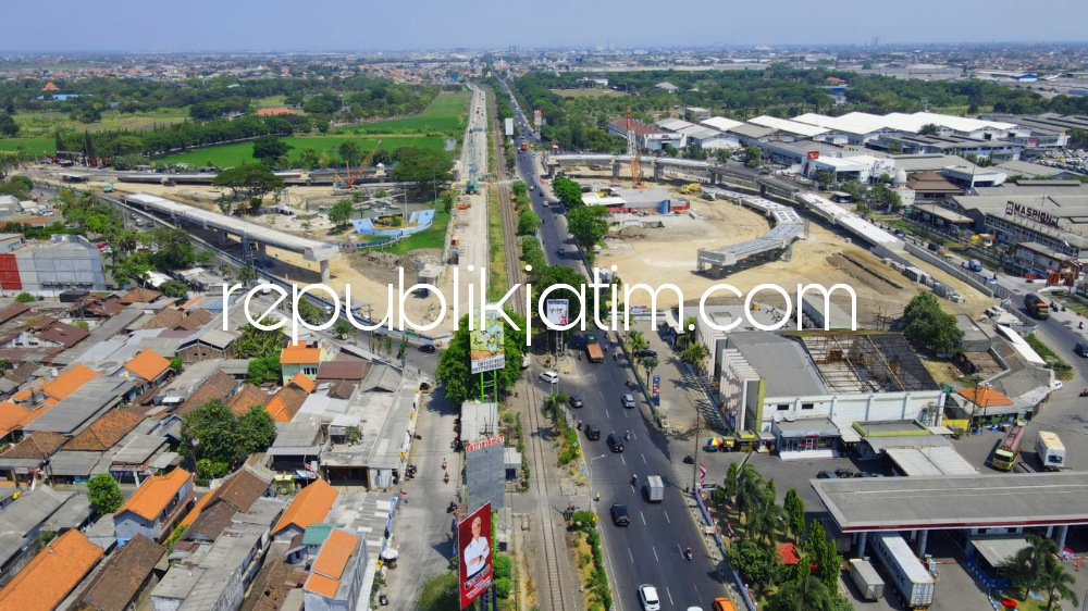 FLYOVER - Untuk pemasangan Girder Flyover Aloha JL Raya Waru - Alpha akan ditutup selama 3 hari pada dini hari yakni mulai tanggal 27 sampai 29 Agustus 2023 besok. 