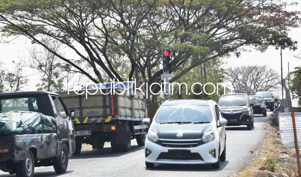 OVERPASS - Dinas PUBM dan SDA Pemkab Sidoarjo bakal membangun tambahan Overpass Sepande, Kecamatan Candi untuk mengurai kemacetan setiap pagi dan sore di jembatan layang di atas Tol Sidoarjo - Malang itu, Rabu (20/09/2023).