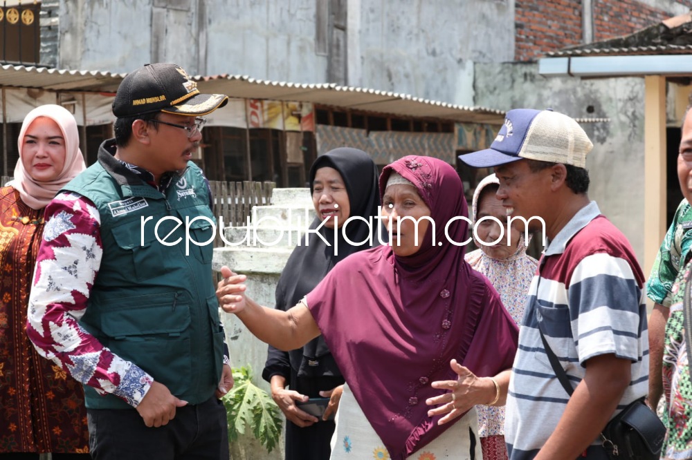 Bupati Sidoarjo Ahmad Muhdlor Ali saat berdialog dengan warga Kecamatan Tarik, Sidoarjo beberapa waktu lalu. 