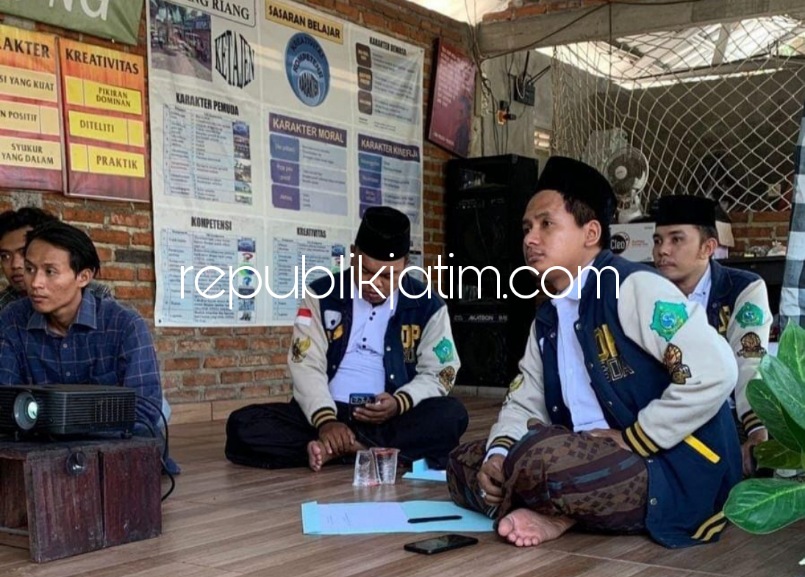 MONITORING - Tim Dewan Pemuda Sidoarjo saat mengunjungi dan memonitoring karya inovasi Pemuda Desa Ketajen, Kecamatan Gedangan, Sidoarjo, Kamis (26/10/2023) kemarin. 