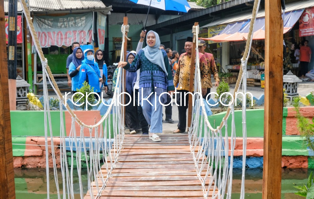 SIDAK - Ketua TP PKK Kabupaten Sidoarjo, Ny Sa'adah Ahmad Muhdlor melakukan Sidak ke 10 desa nominasi peserta lomba Sido Resik Tahun 2023 diantaranya Sido Resik Jogorso River Park, Kecamatan Gedangan dan Sido Resik Sedati Gedhe, Kecamatan Sedati, Kamis (0
