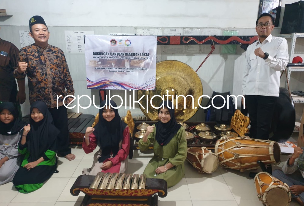 MONITORING - Perwakilan BNPT melaksanakan monitoring penerima bantuan salah satunya di Yayasan As-Suhadak yang bertempat di Desa Lajuk, Kecamatan Porong, Sidoarjo, Sabtu (06/01/2023).