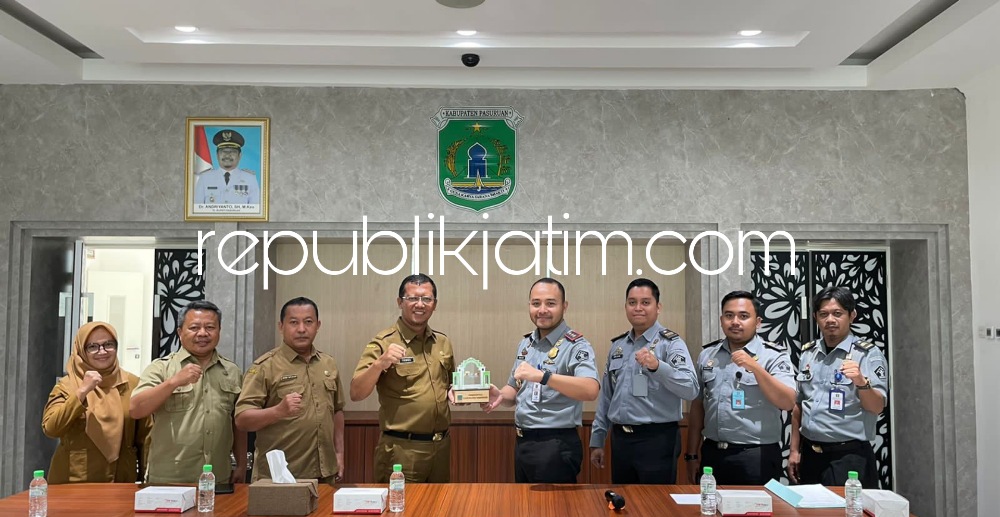 SILATURRAHMI - Kepala Kantor Imigrasi Kelas I TPI Malang, Galih Priya Kartika Perdhana bersilaturahmi ke Pemkab Pasuruan untuk persiapan pembukaan Kantor Imigrasi di MPP Kabupaten Pasuruan, Kamis (11/01/2024).