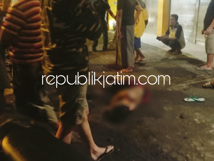 KORBAN - Hendrik asal Bangka Belitung yang merupakan santri Ponpes Al Khoziny Buduran dilarikan ke IGD RSUD Sidoarjo diduga dianiaya segerombolan pemuda mirip di Gengster di JL Raya Desa Tebel, Kecamatan Gedangan, Sidoarjo, Selasa (16/01/2023) dini hari.